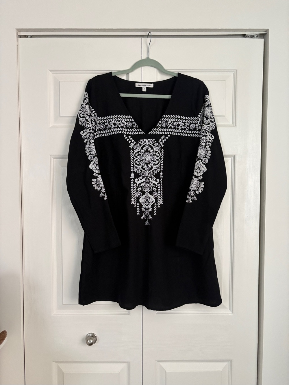 Abercrombie & Fitch |  Embroidered V-Neck Women's Dress